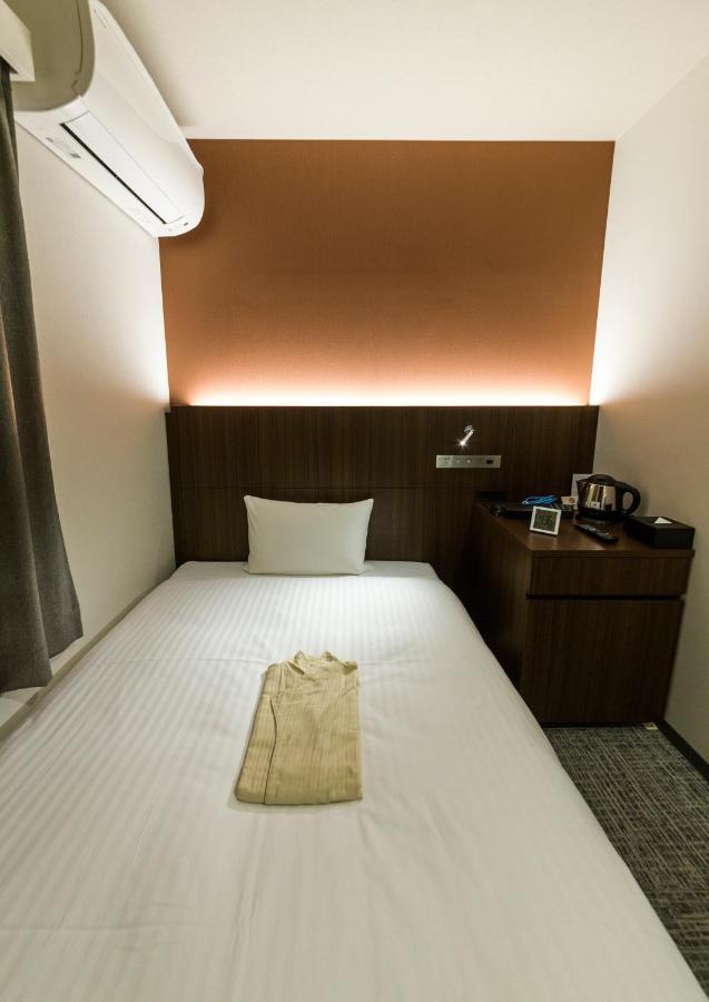 อเมนิตี้โฮเต็ล อิน ฮากะตะ Hotel ฟูกุโอกะ ภายนอก รูปภาพ